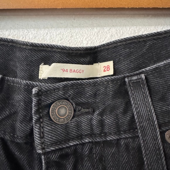 Levi's 94 Baggy Jeans Womens Sz 28‎ Black Cut Off 23.5" Inseam Streetwear Modern - Picture 2 of 6